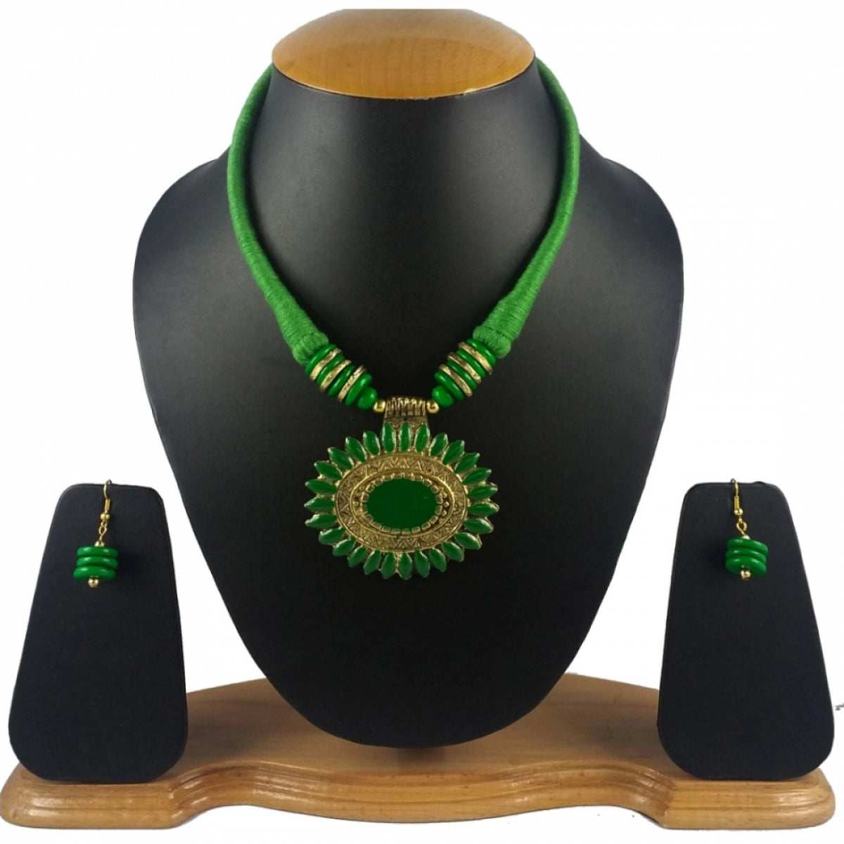 Women's Green Designer Tibetan Style Necklace Set