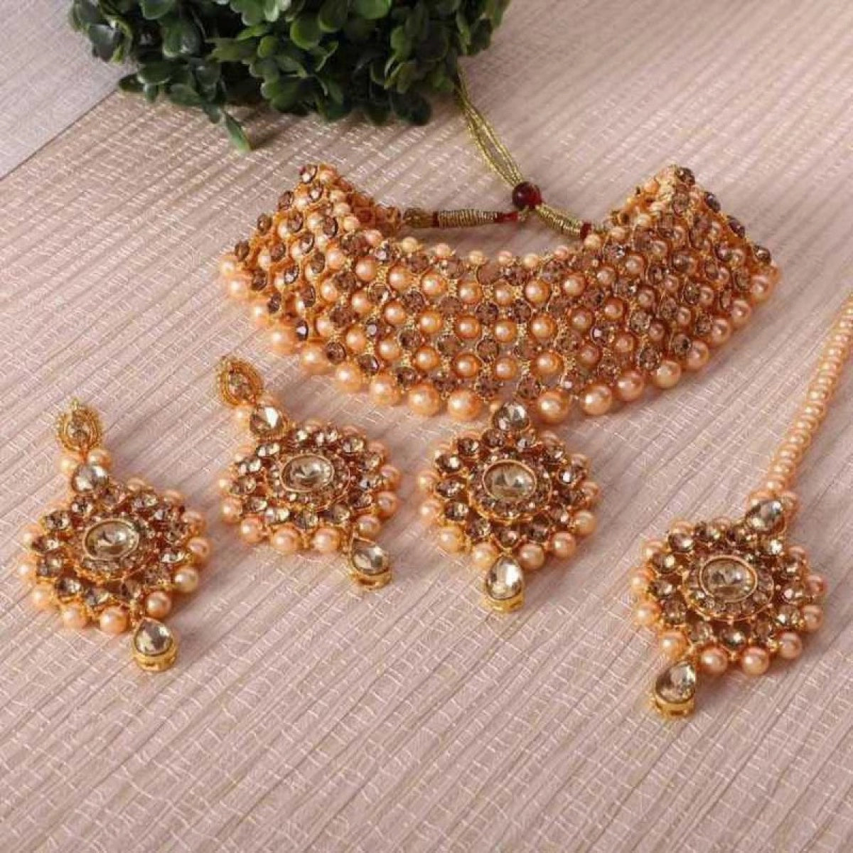 Women's Gold Choker, Earring, and Maang Tikka Set